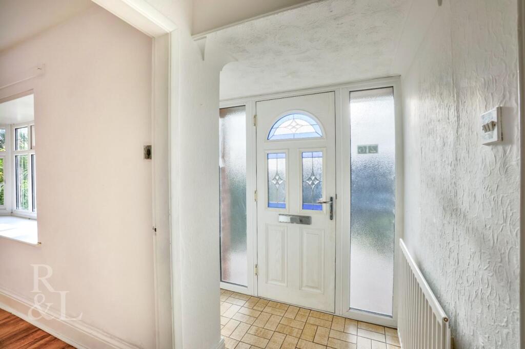 26 Vicarage Road (5).jpg