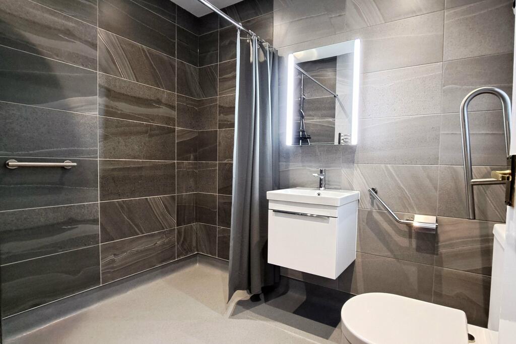 Ensuite Shower Room