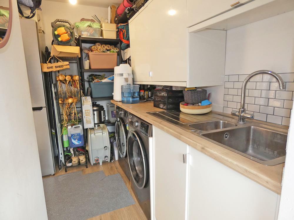 2268utilityarea.jpg