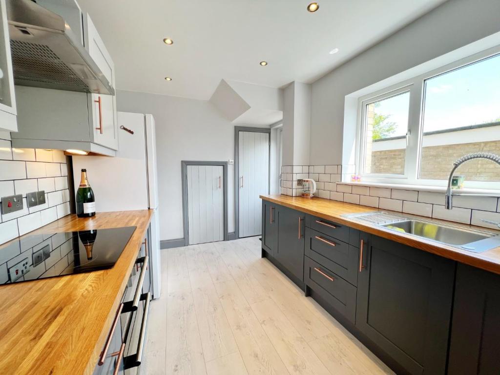Kitchen 5.jpg