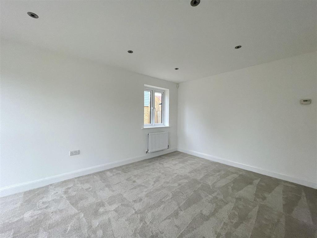 Living Room (1).jpeg