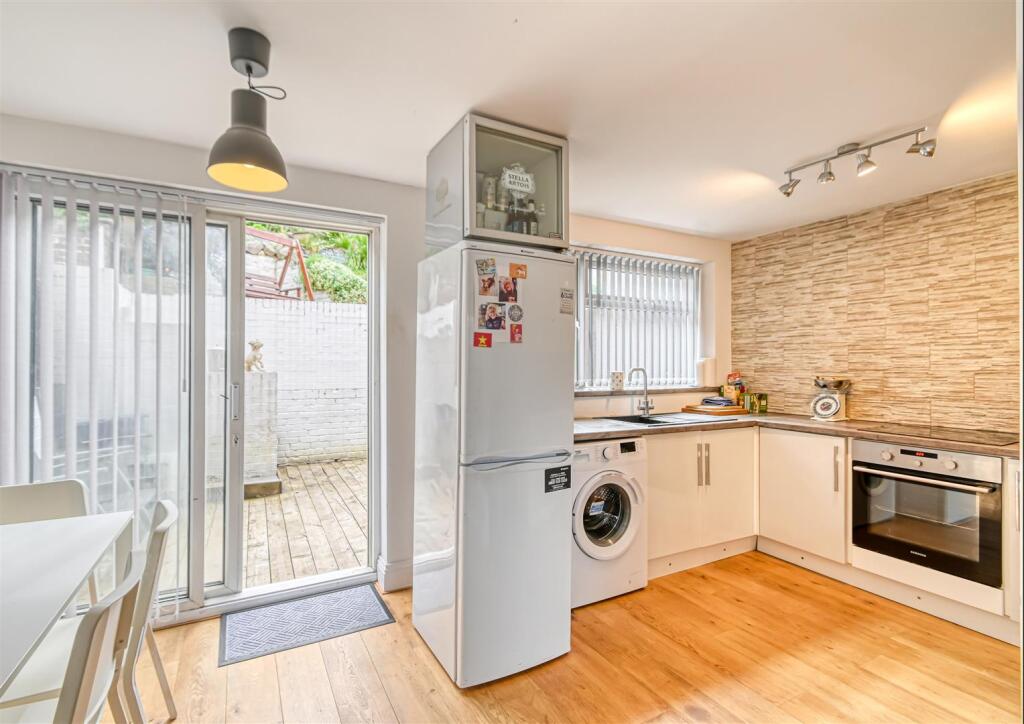 23 Cann Hall Drive-23.jpg