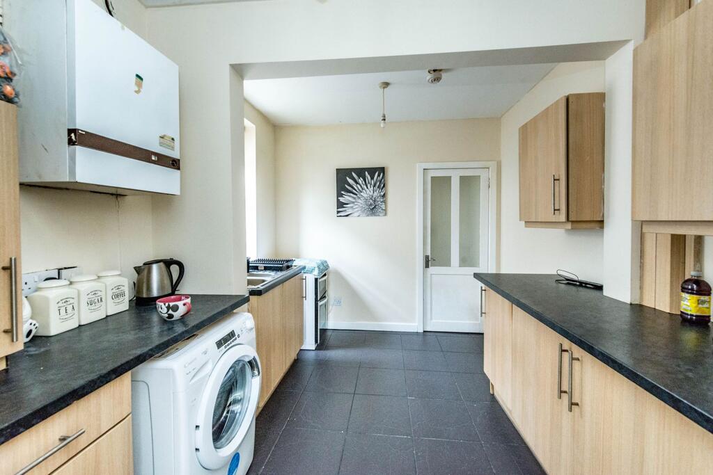 KITCHEN, DINER AND LIVING ROOM