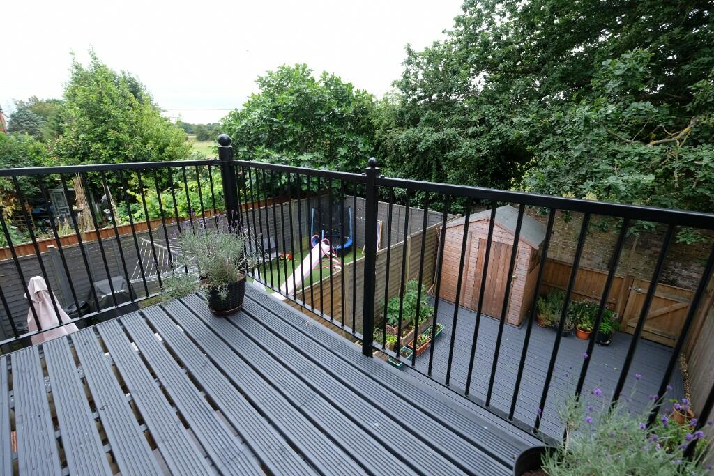 REAR BALCONY