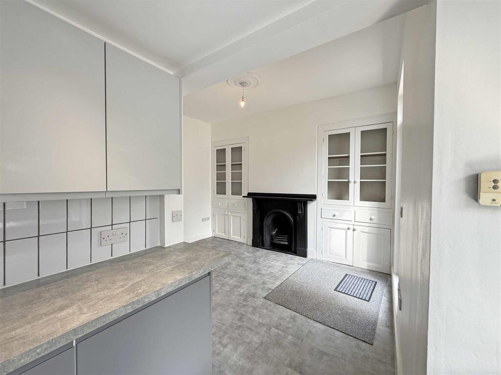 Craven Avenue 24 - Kitchen Dining.jpg