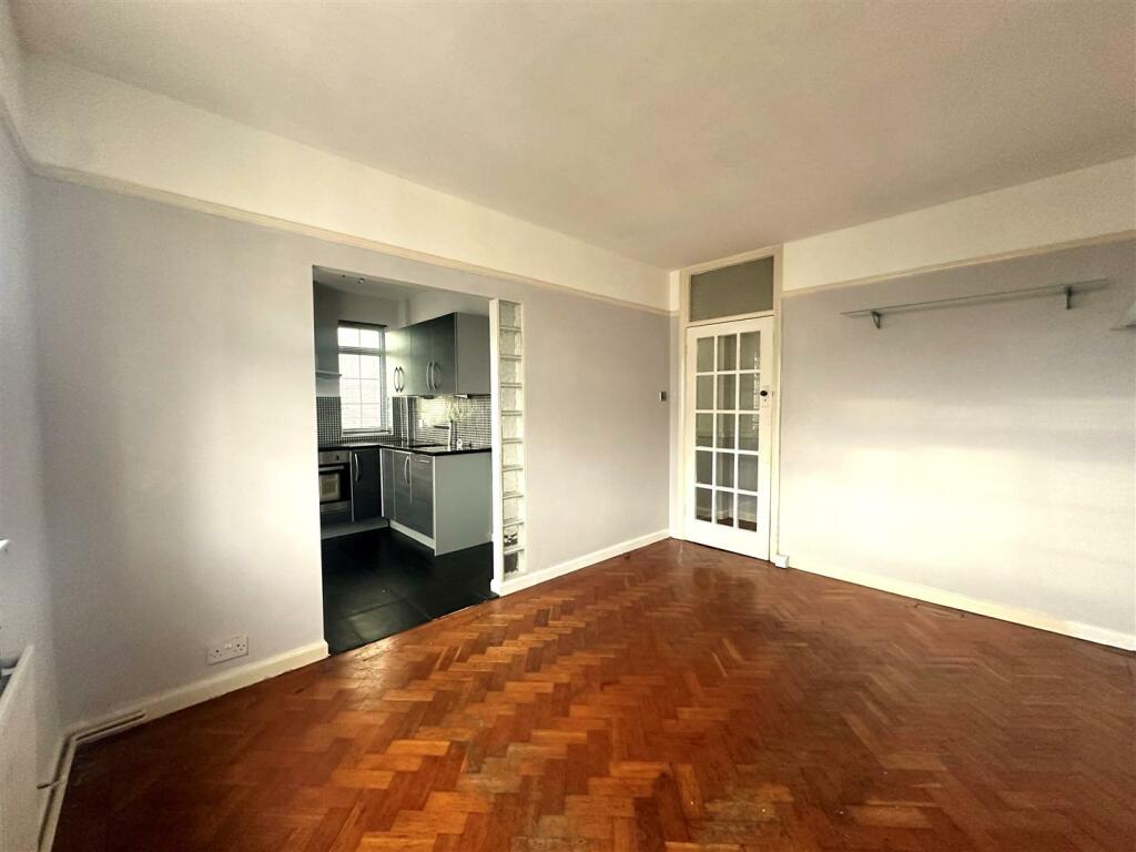 Macaulay, reception, Eden Harper SW11