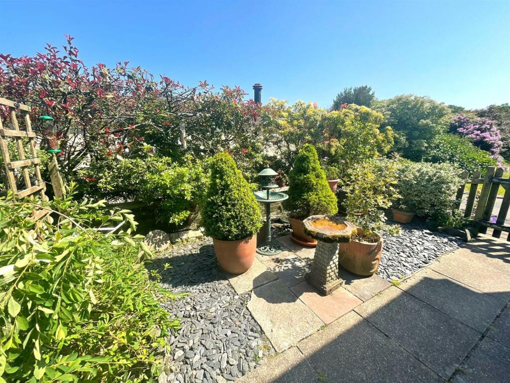 patio 2.jpg