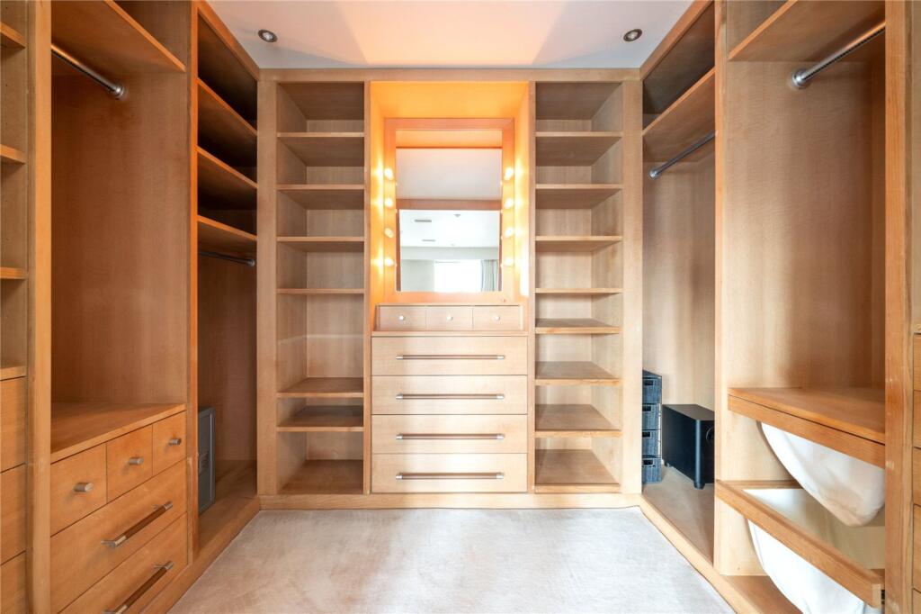 Flat 83 Mendip Court, Chatfield Road, Battersea, London, SW11 3UZ