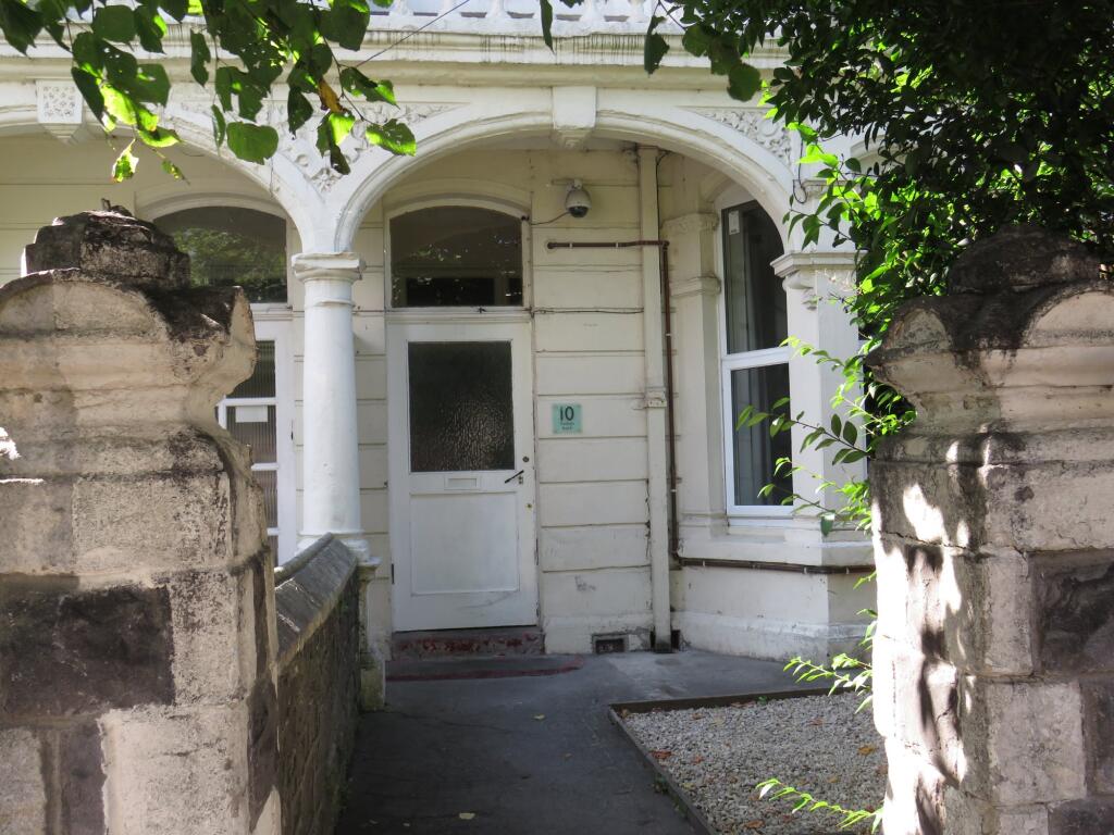 Photo 12