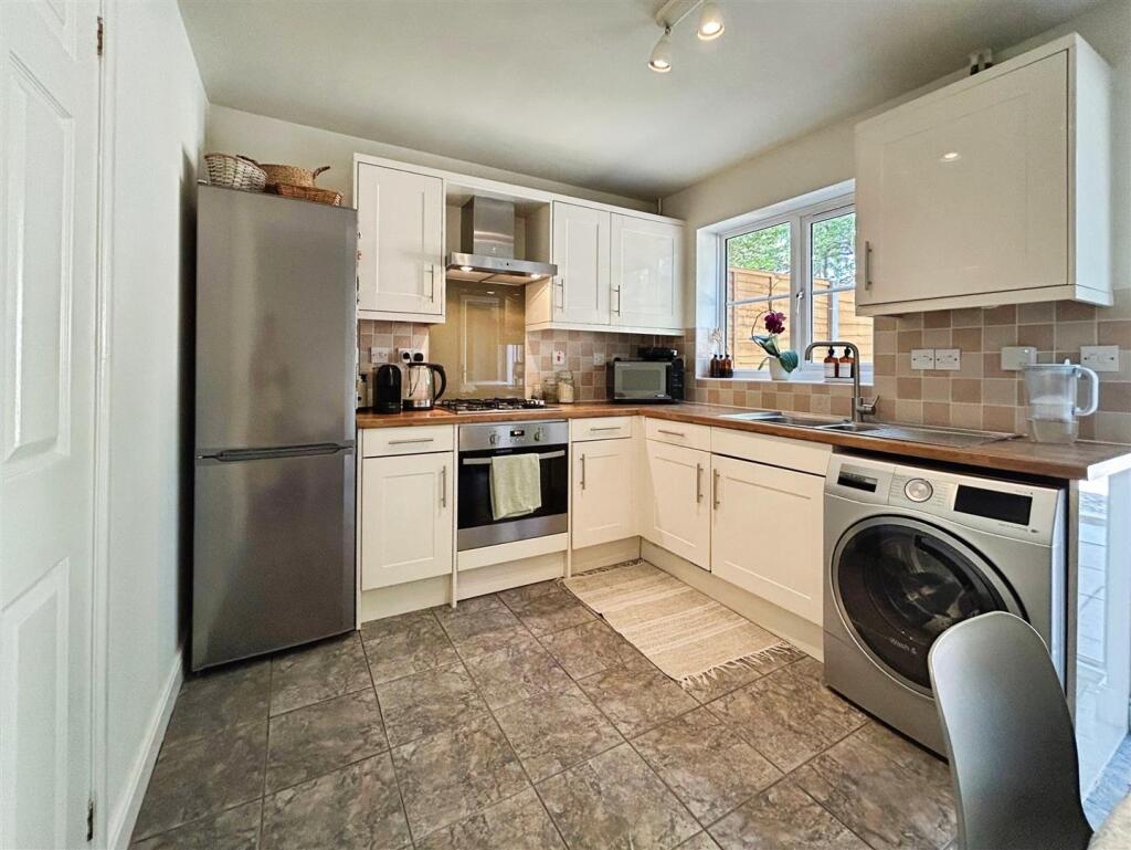 5a815616--4150-B2D7-02D824EF1E98-43586-00001C70647