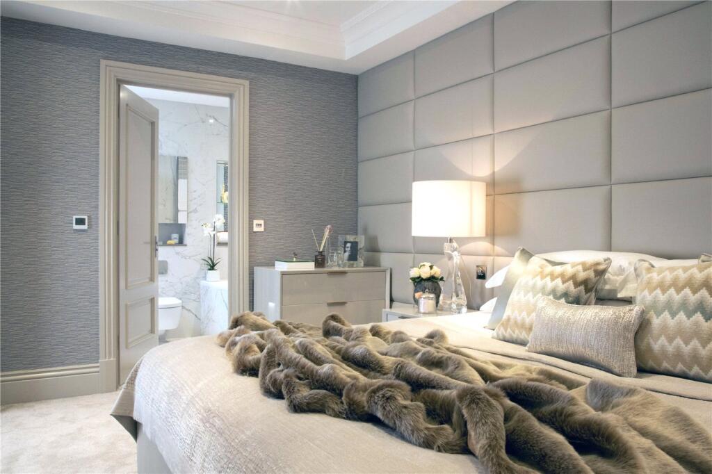 Bedroom Alt