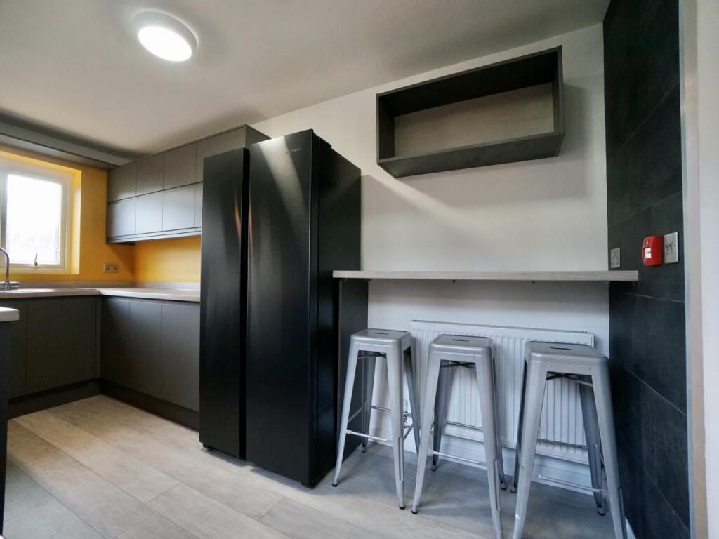 Kitchen 4.jpg