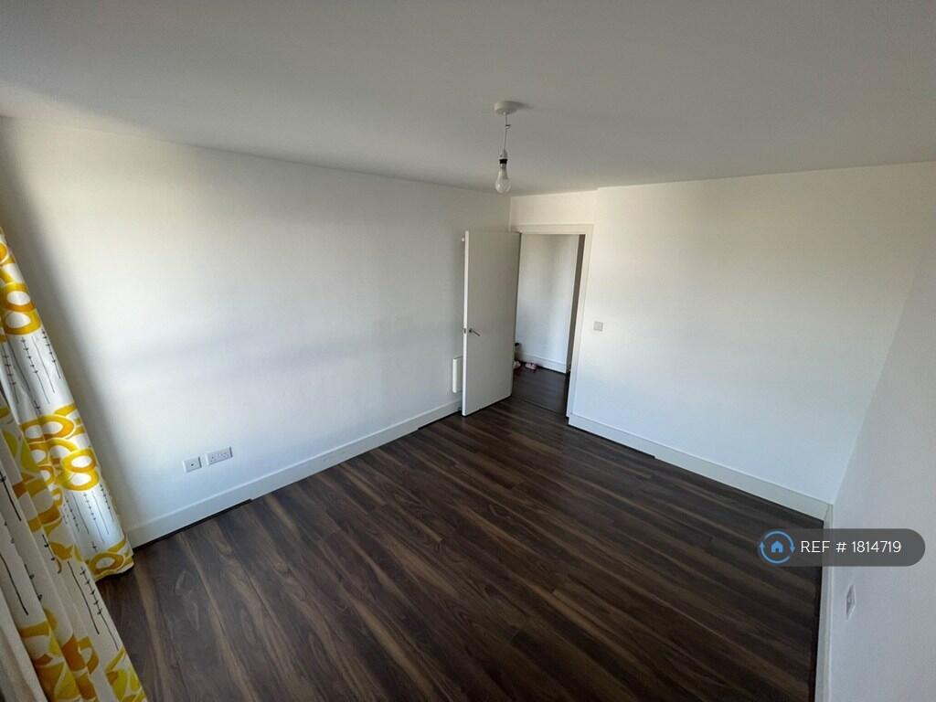 Bedroom 1- Master