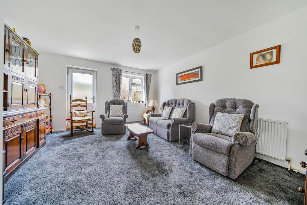 Living Room/Dining Room (2)