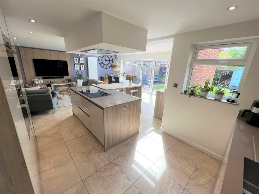 Kitchen A.JPG