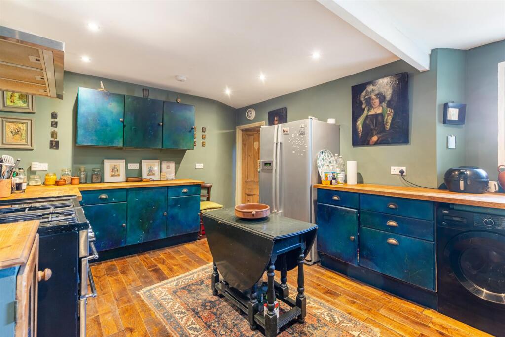 A15 - 52 Milton Street Brixham - 250411.jpg