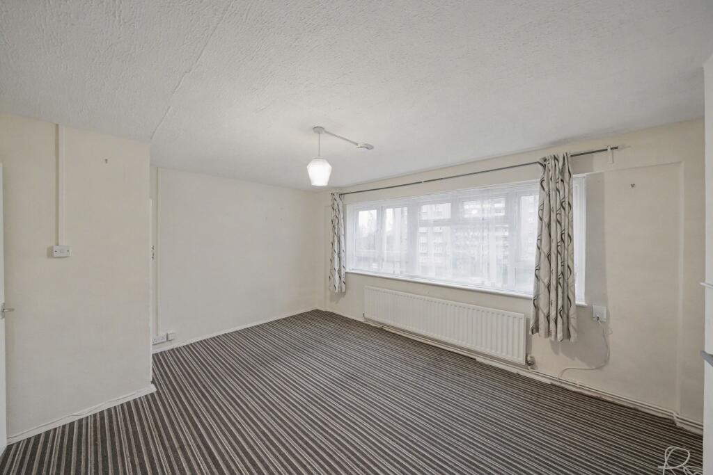 19 Warwick Court, Newmarket Avenue, Northolt UB5 4ET