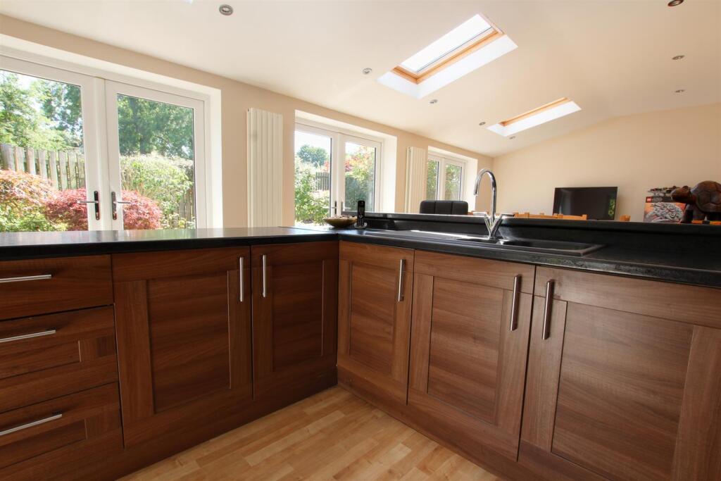 img_1577-img_1579.jpg