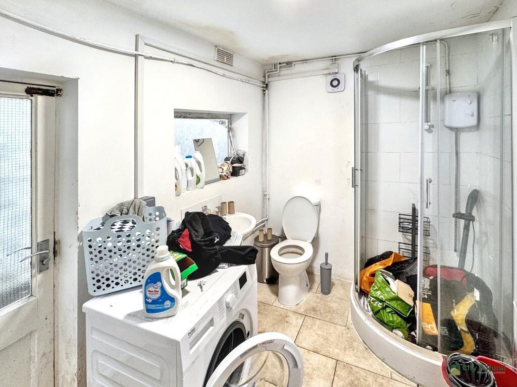 Shower Room 1 T202507221244.jpg