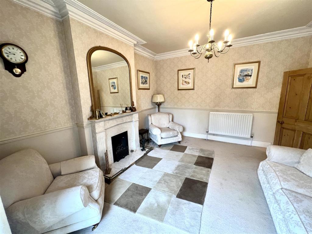 SITTING ROOM
