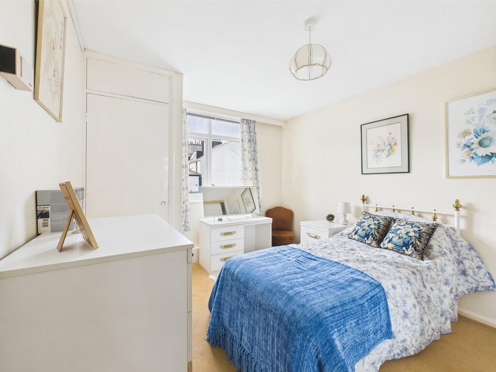 CAM03974G0-PR0135...