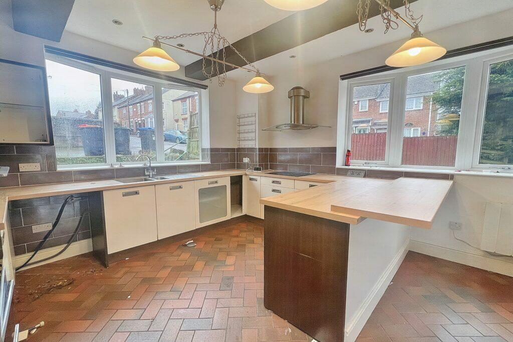 Alexandra Terrace, Sutton-in-Ashfield - Kitchen