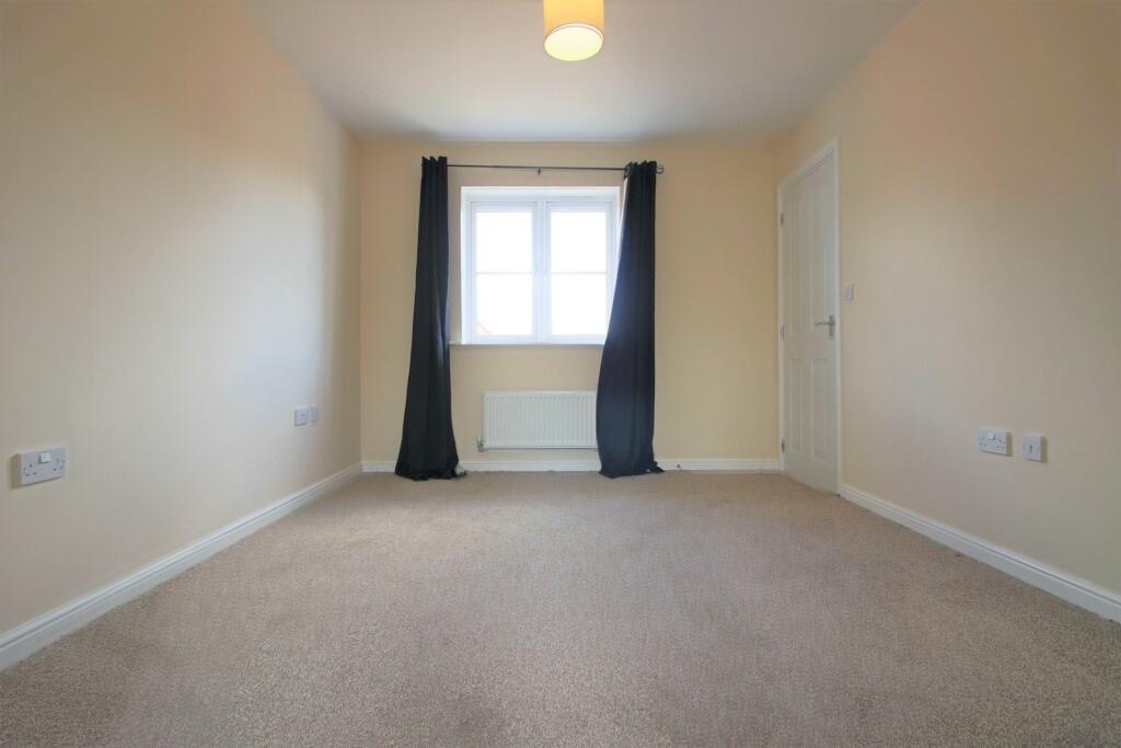 18 Nap Close Bedroom