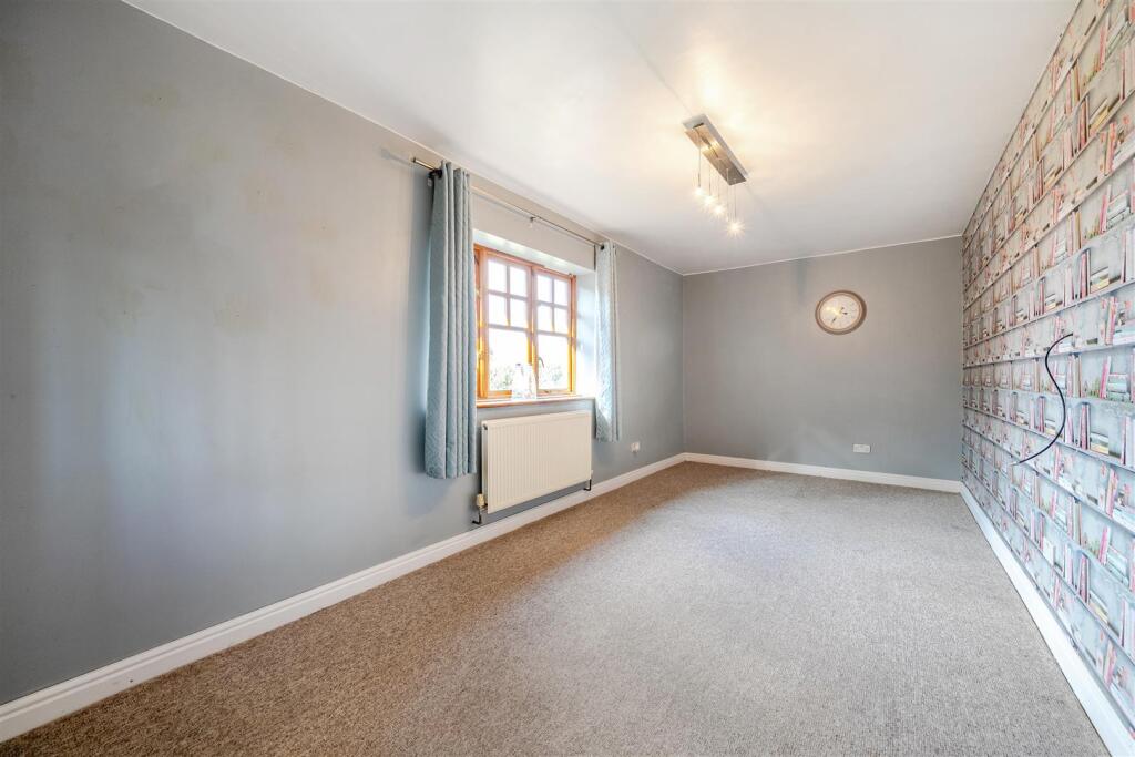 13 Carts Lane, Grendon