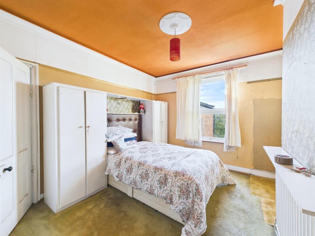 6 - Three bed mid-terraced house.jpg