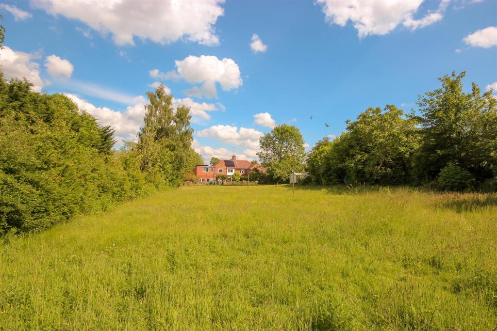 Full view from rear garden.jpg