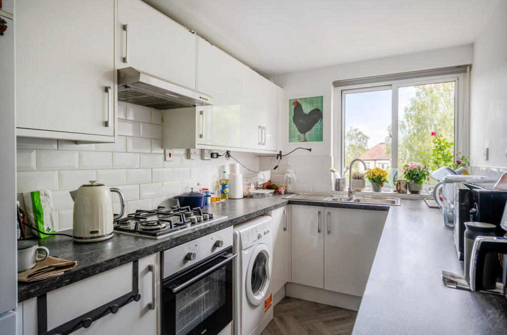 1313905-9-685a9ce...