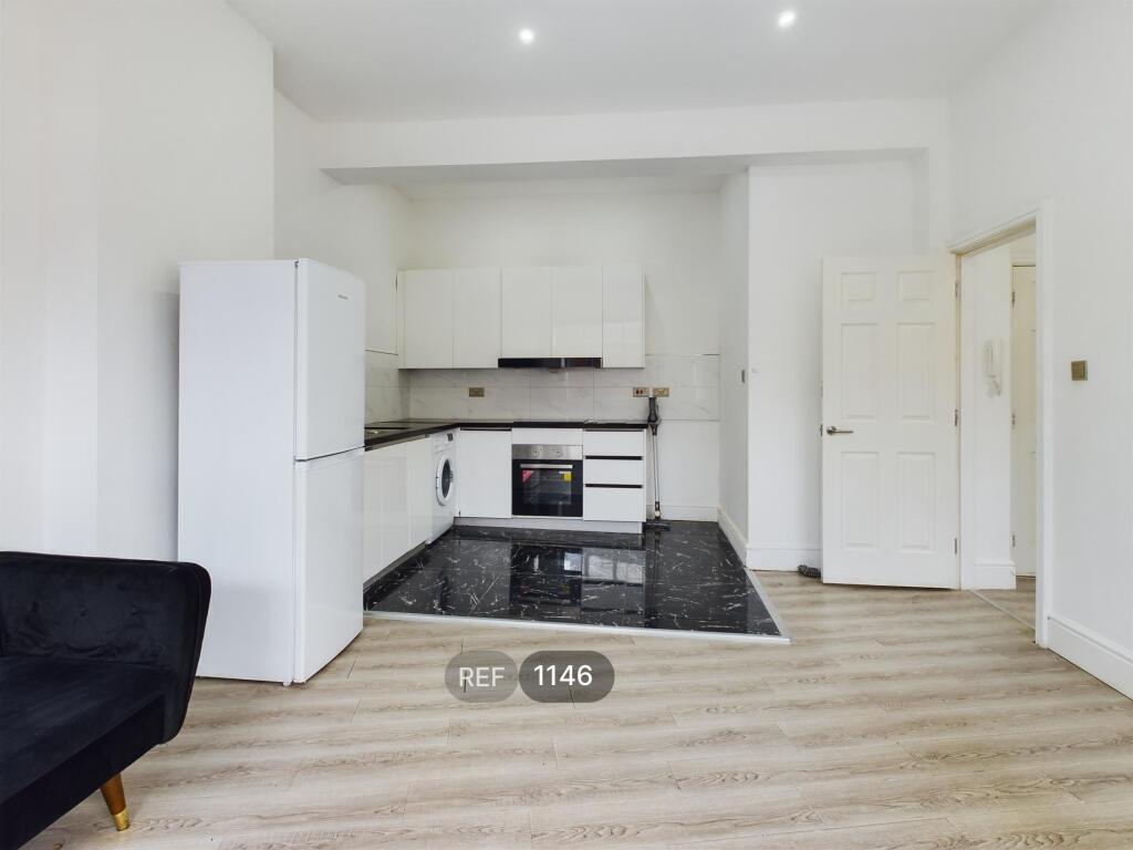Kitchen &amp; Living area