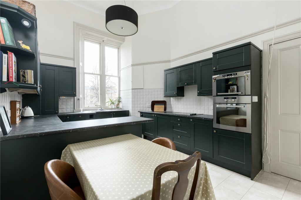 Grosvenor Crescent12