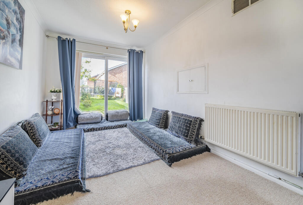 1371607-9-68fb964...