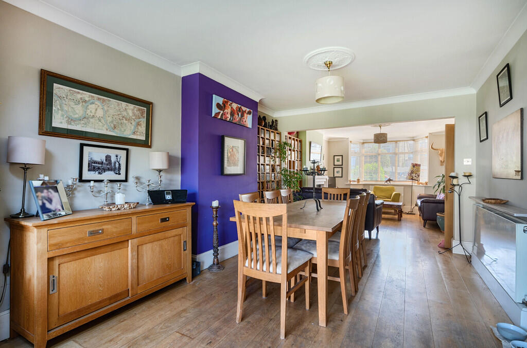 12-682389d122803-...