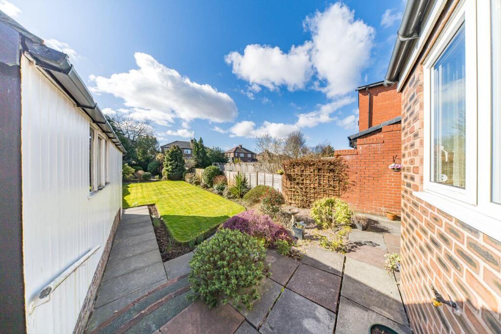 16 Old Lane garden.jpg