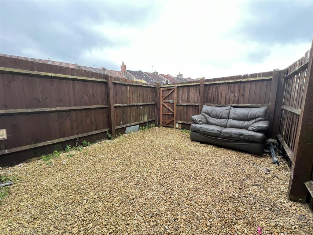 9 - One Bedroom Flat for Auction, Kingswood, Brist