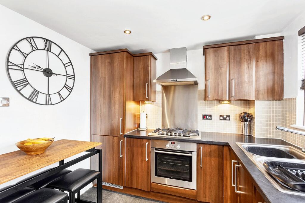 Kitchen/Breakfasting Area