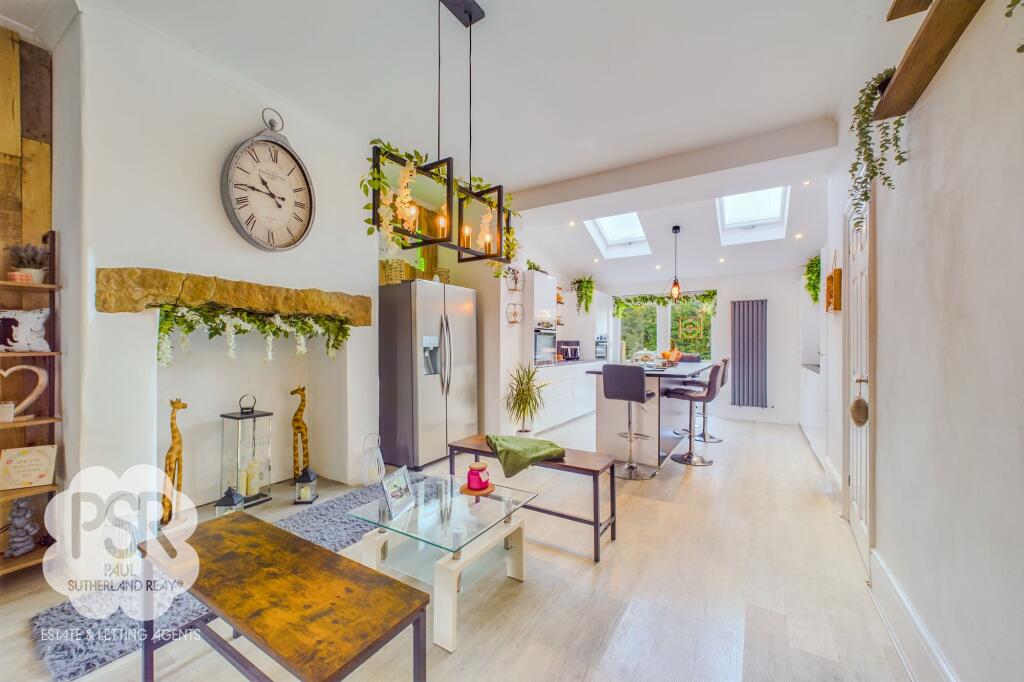 Kitchen Diner / Snug