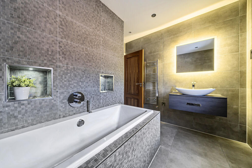 1353136-7-68c4377...