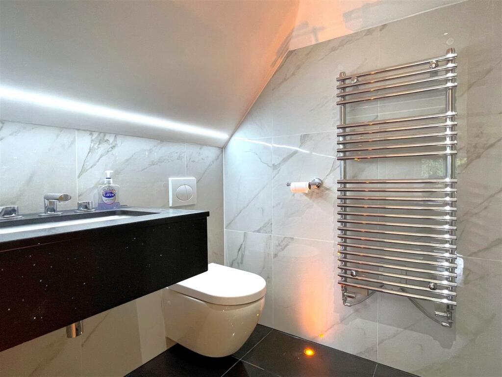 A.EnSuite.jpg