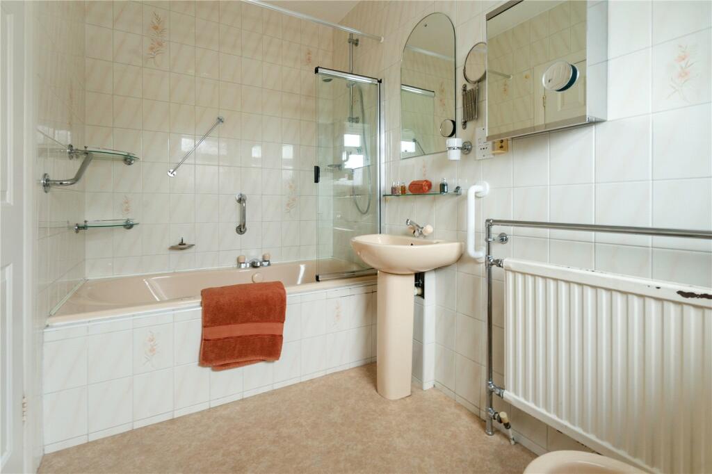 En Suite Bathroom