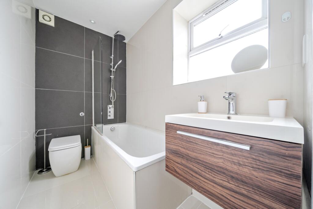 1304969-9-683eed7...