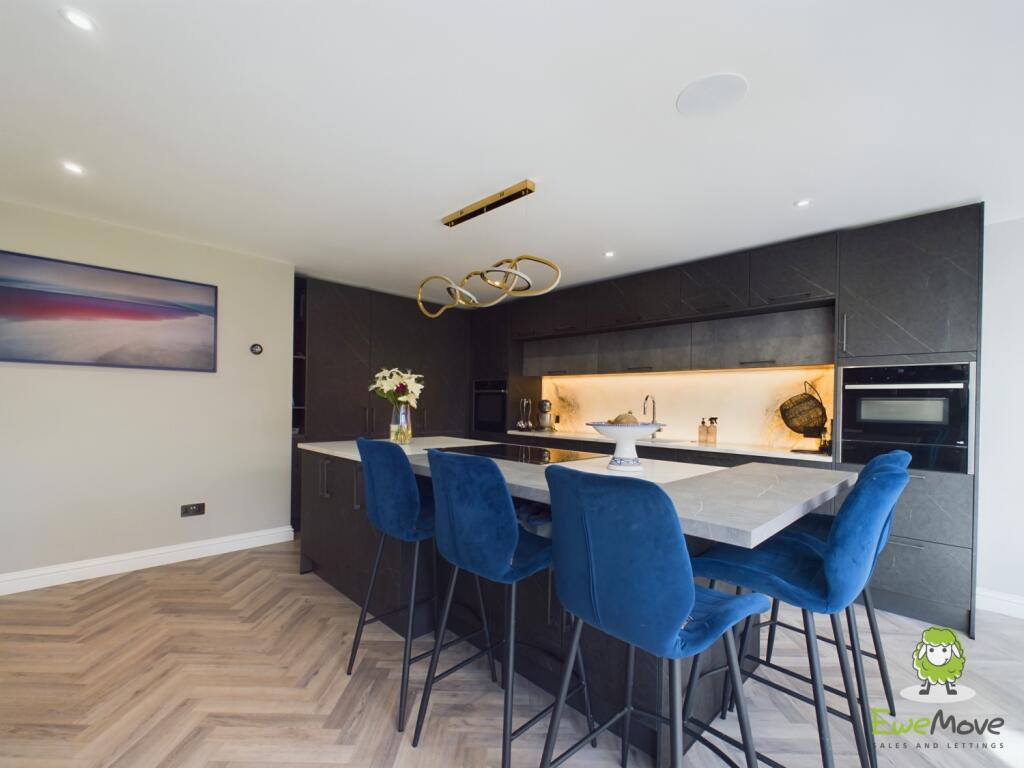 CAM03778G0-PR0171-STILL022