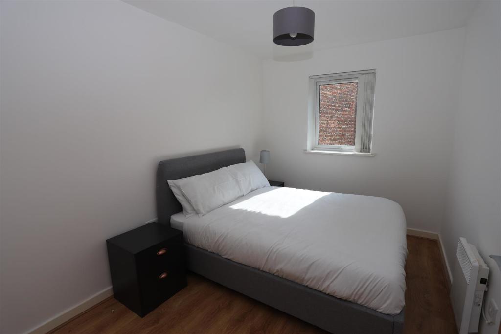 bed 1...JPG