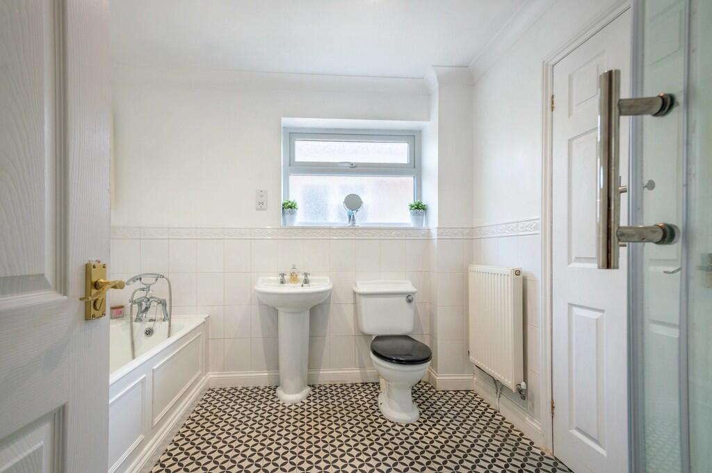 4 Strollers Way-1...