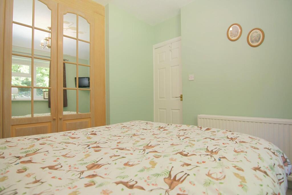 BEDROOM TOE