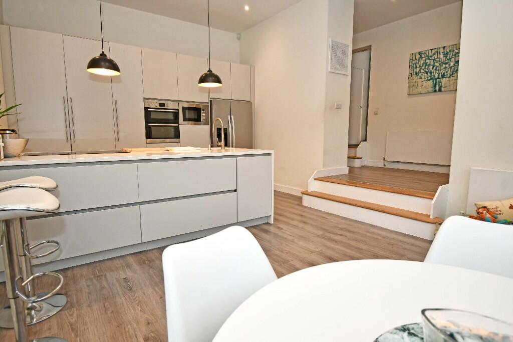 Kitchen/Breakfast Rm