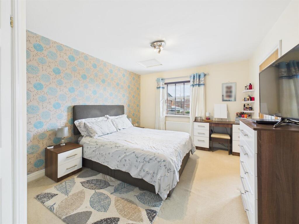 Bedroom: