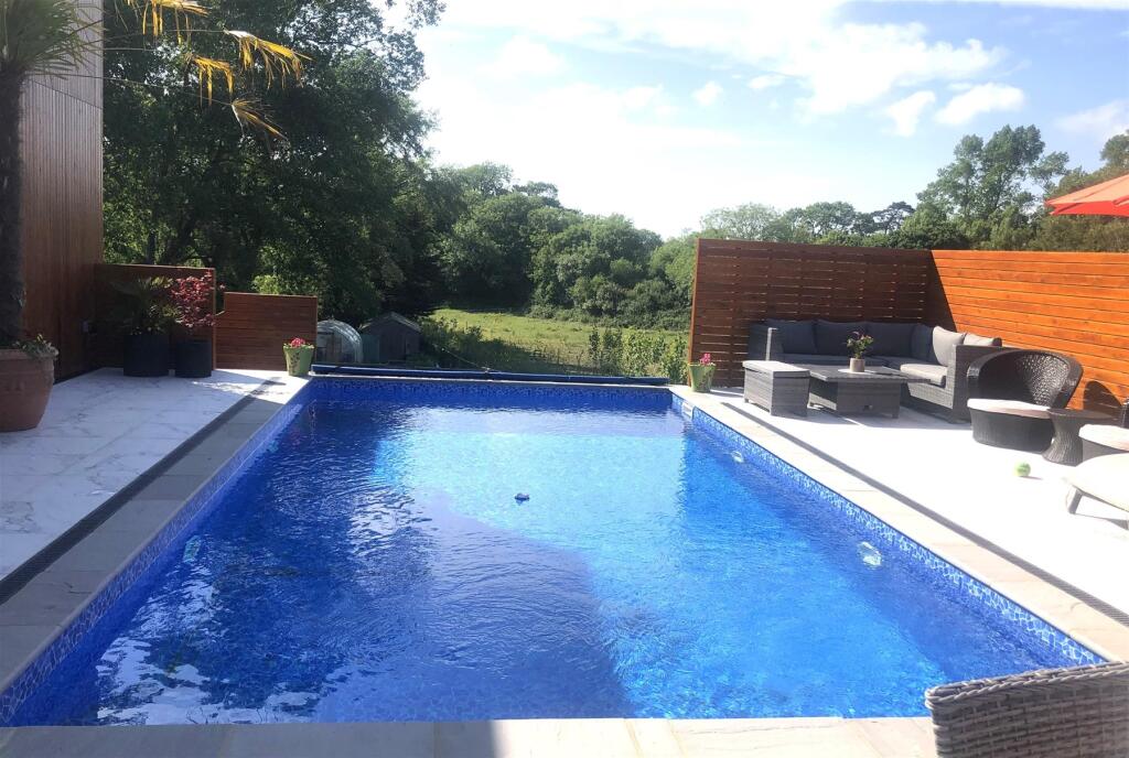 Swimming Pool*